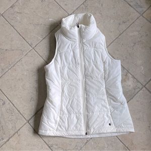 women’s white puffer vest size small